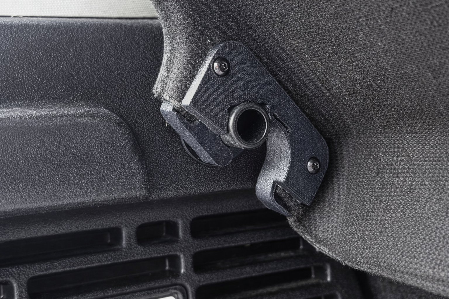 Coppia Ganci Cappelliera Rinforzati per FIAT 500x (SX DX) - Set 2 Pezzi Stampati in 3D con Viti Incluse - Molto più Robusti e Spessi degli Originali, Neri, Anti-rottura - LavaLayer